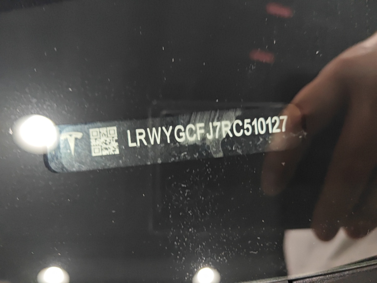 Tesla Model Y 2024 car image #10