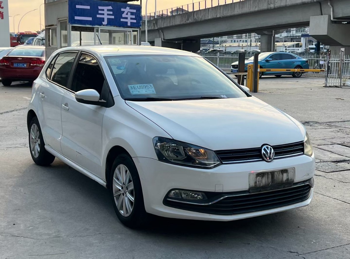 Volkswagen Polo 2014 Volkswagen Polo 2014 car image