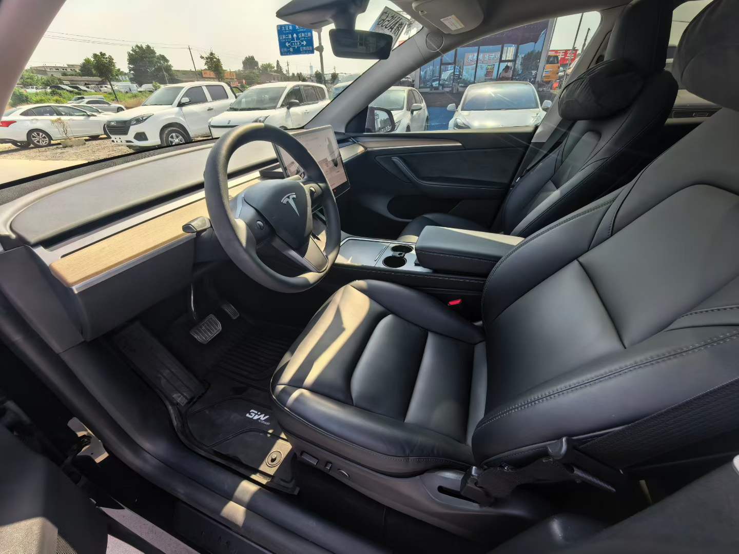 Tesla Model Y 2022 #9 Tesla Model Y 2022 car image #9