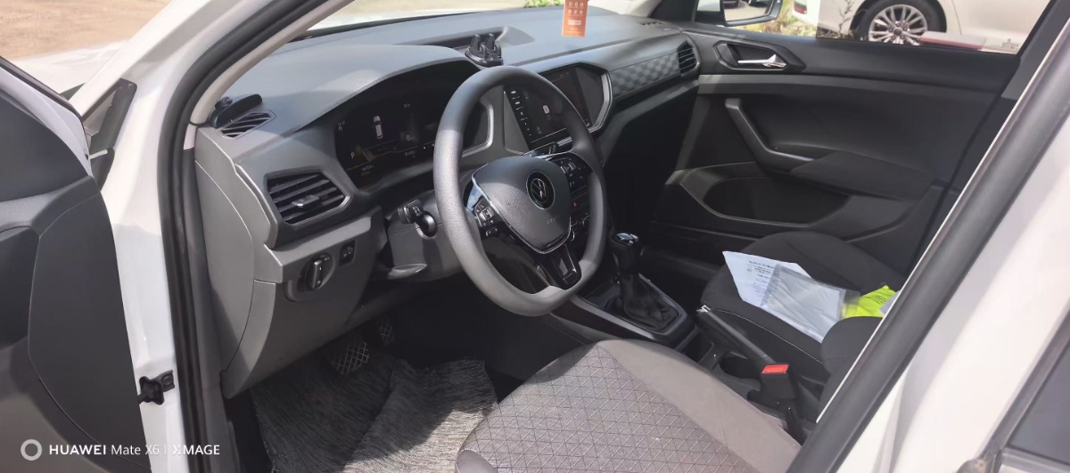 Volkswagen T-Cross 2024 car image #6