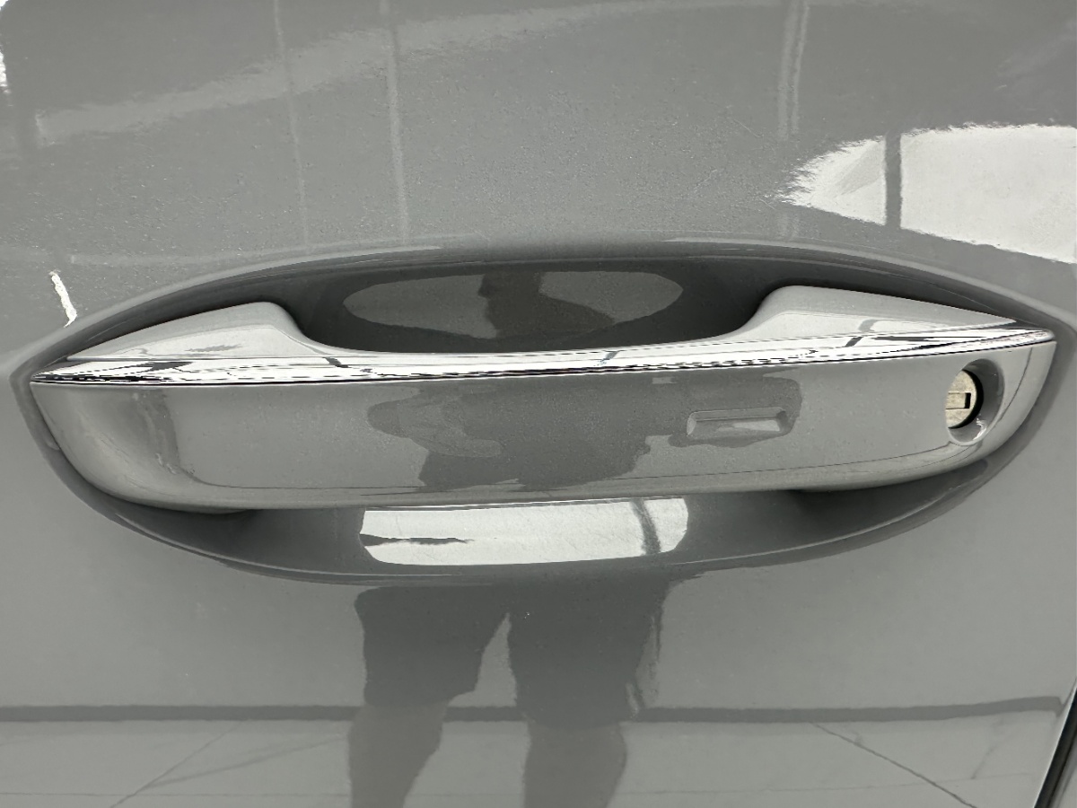 2023 car image #11