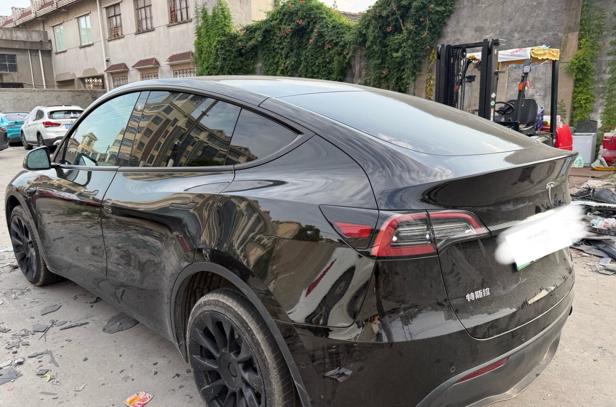 Tesla Model Y 2022 #4 Tesla Model Y 2022 car image #4