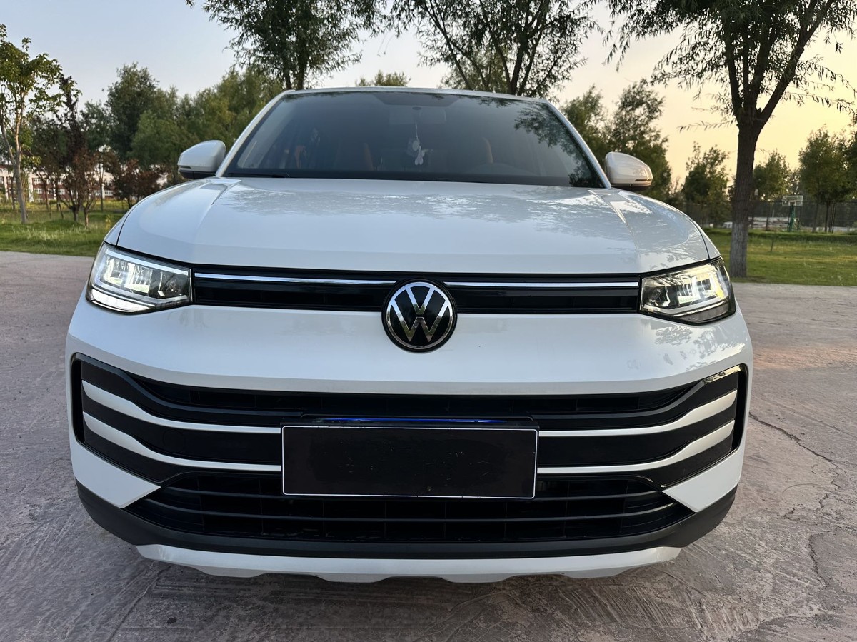Volkswagen Tharu 2025 #2 Volkswagen Tharu 2025 car image #2
