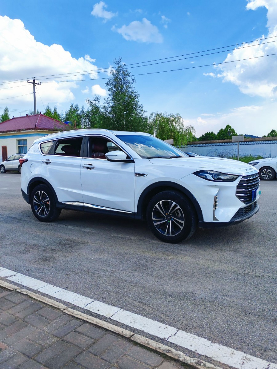 Jetour X70 PLUS 2022 car image #3