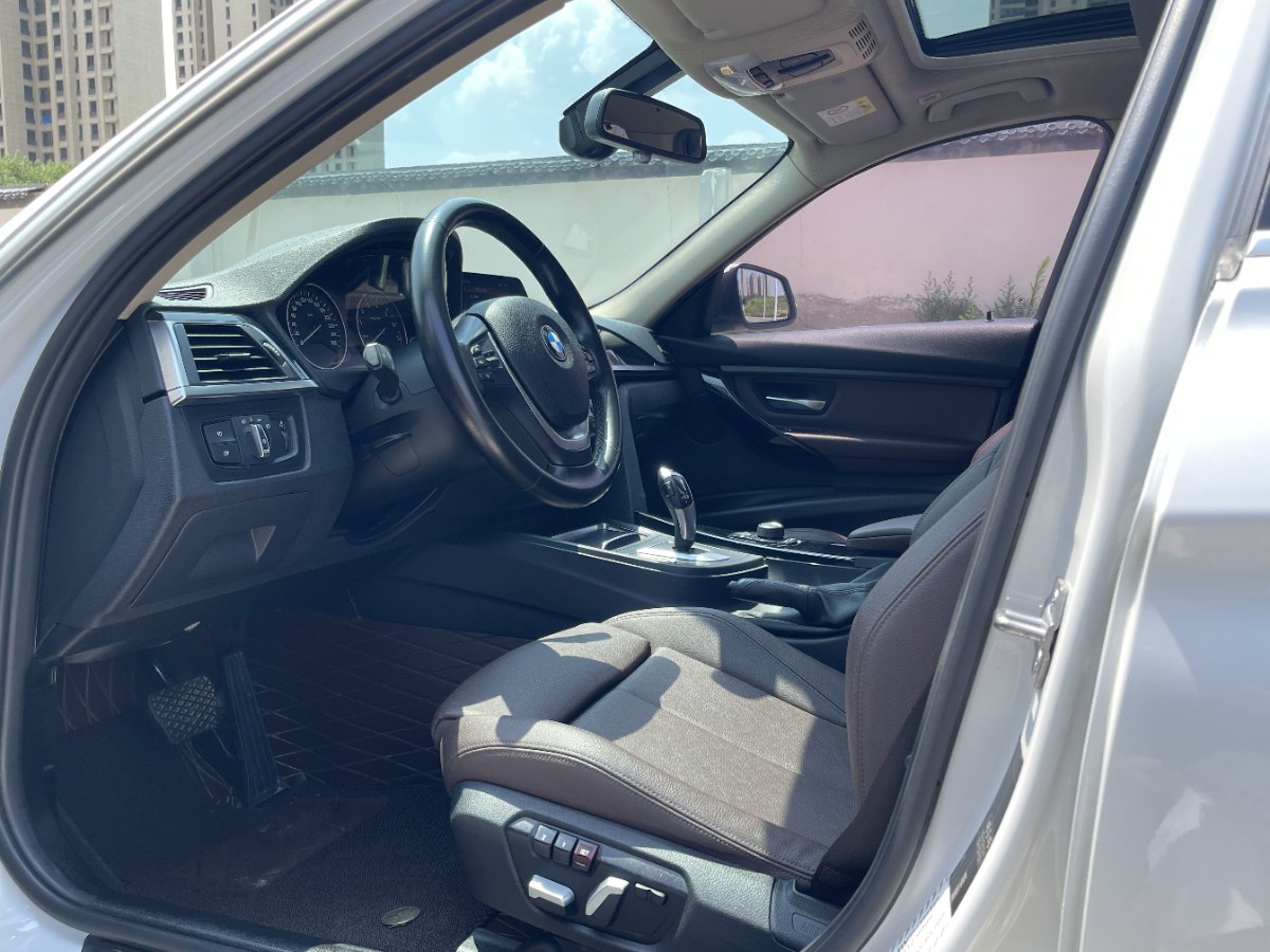 BMW 3 Series 2018 #5 BMW 3 Series 2018 car image #5