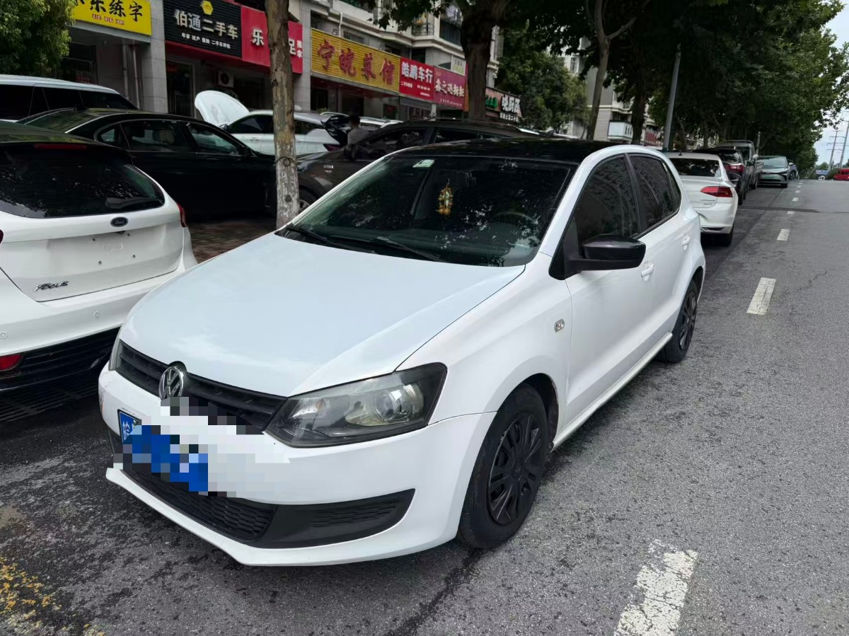 Volkswagen Polo 2013 Volkswagen Polo 2013 car image