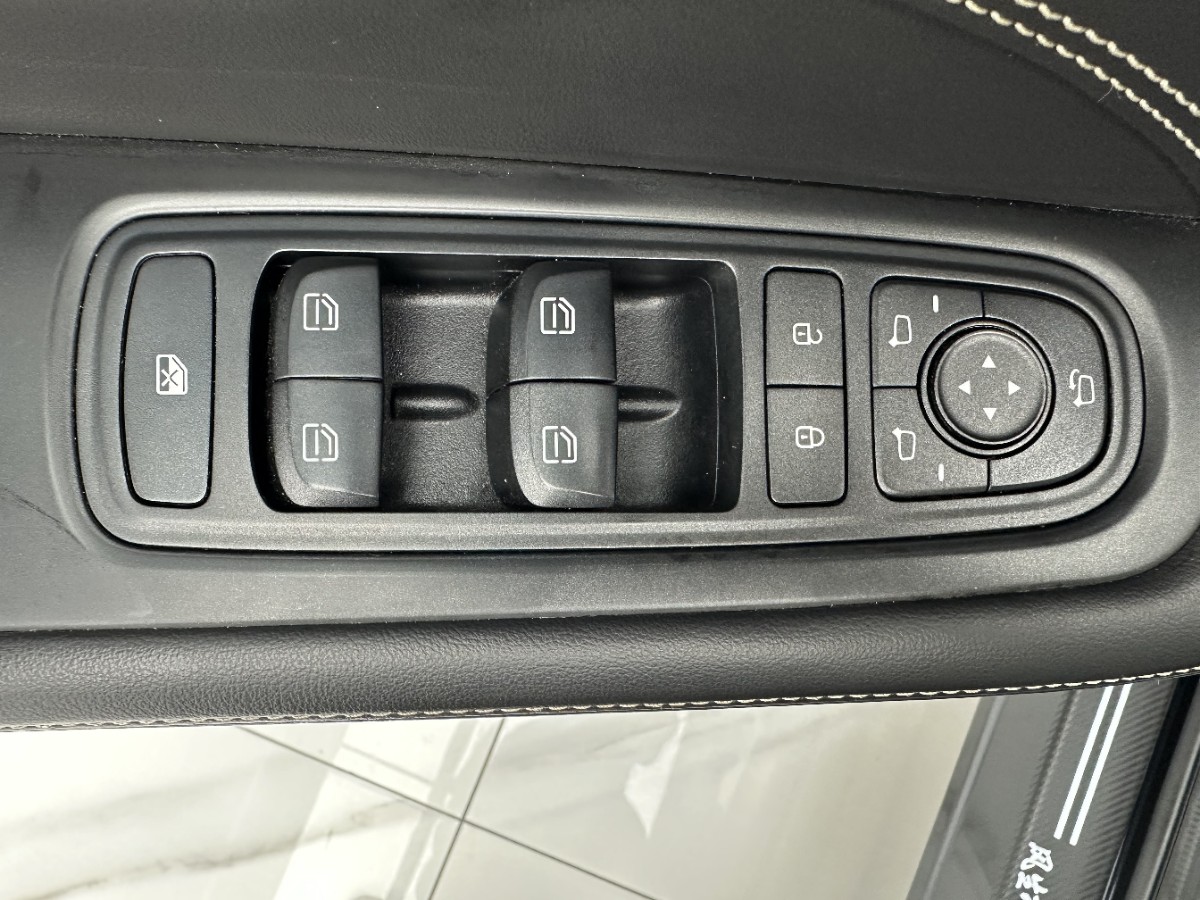 Jetour X70 PLUS 2022 car image #12