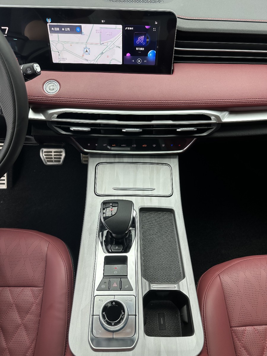 Jetour X70 PLUS 2023 car image #14