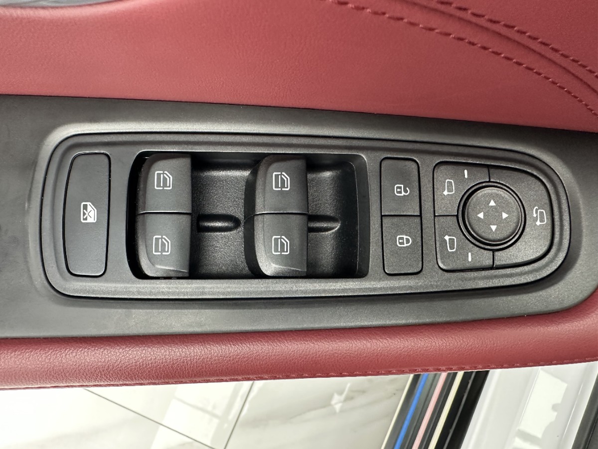 Jetour X70 PLUS 2023 car image #12