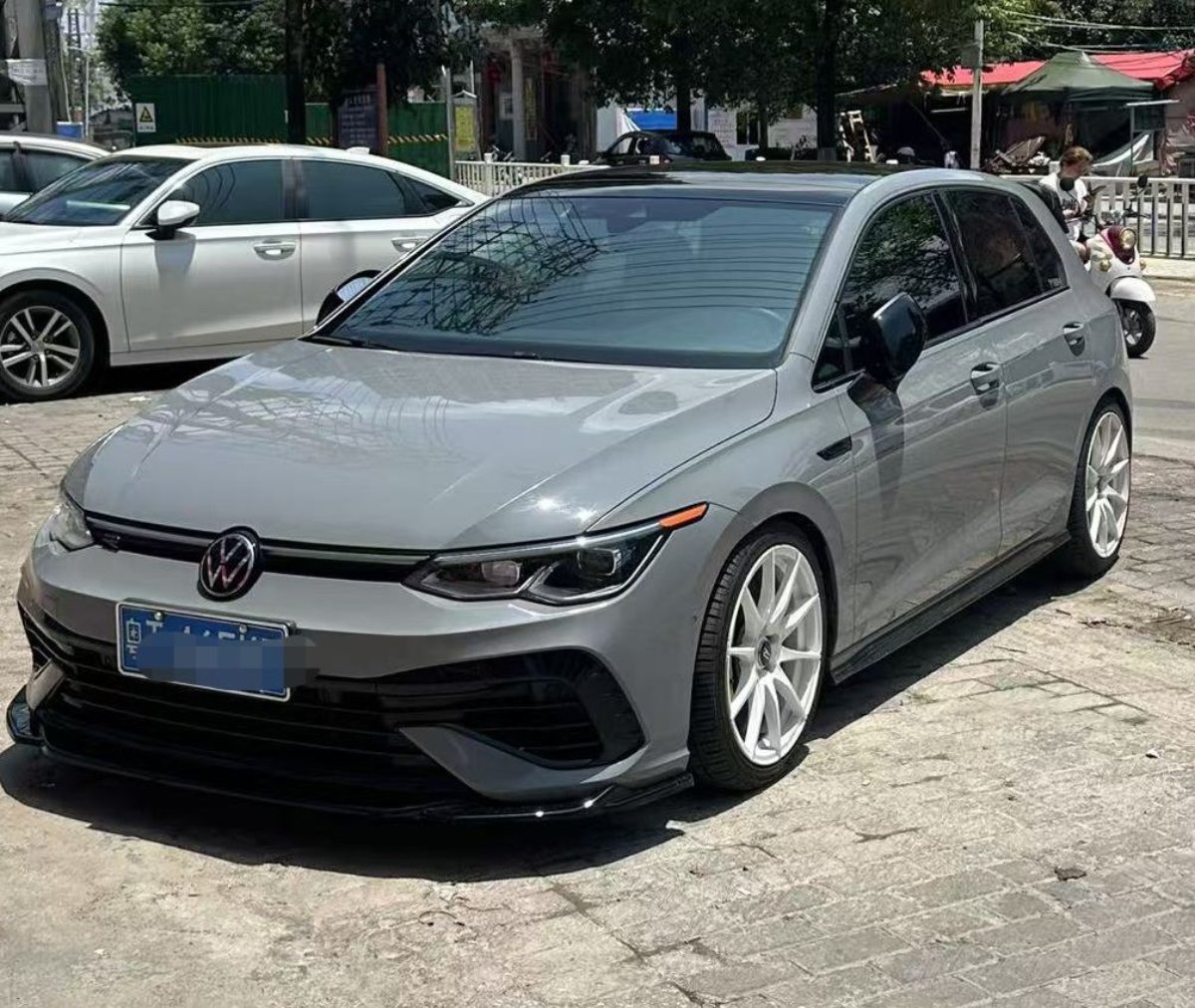 Volkswagen Golf 2023 car image 