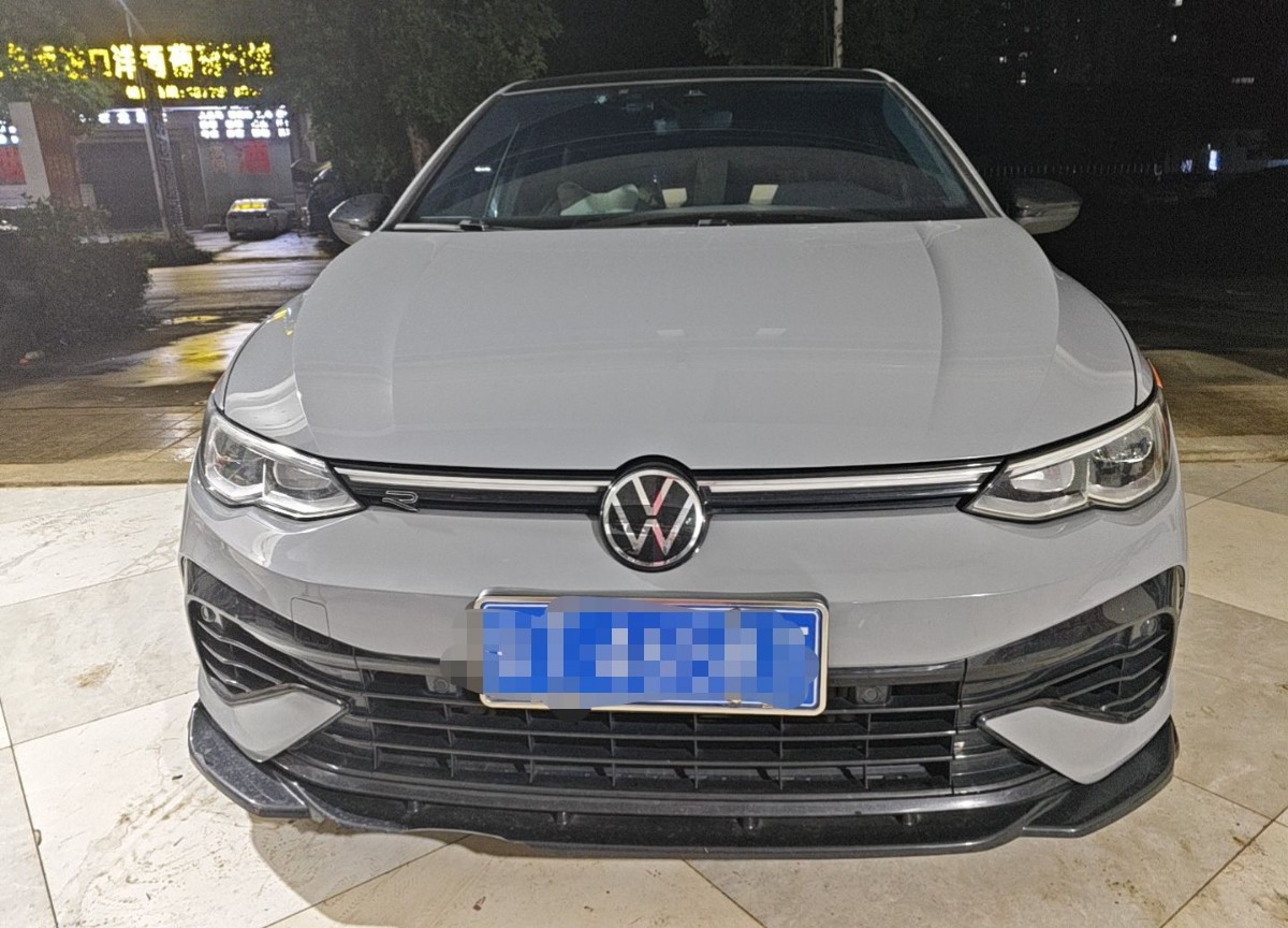 Volkswagen Golf 2023 car image #2