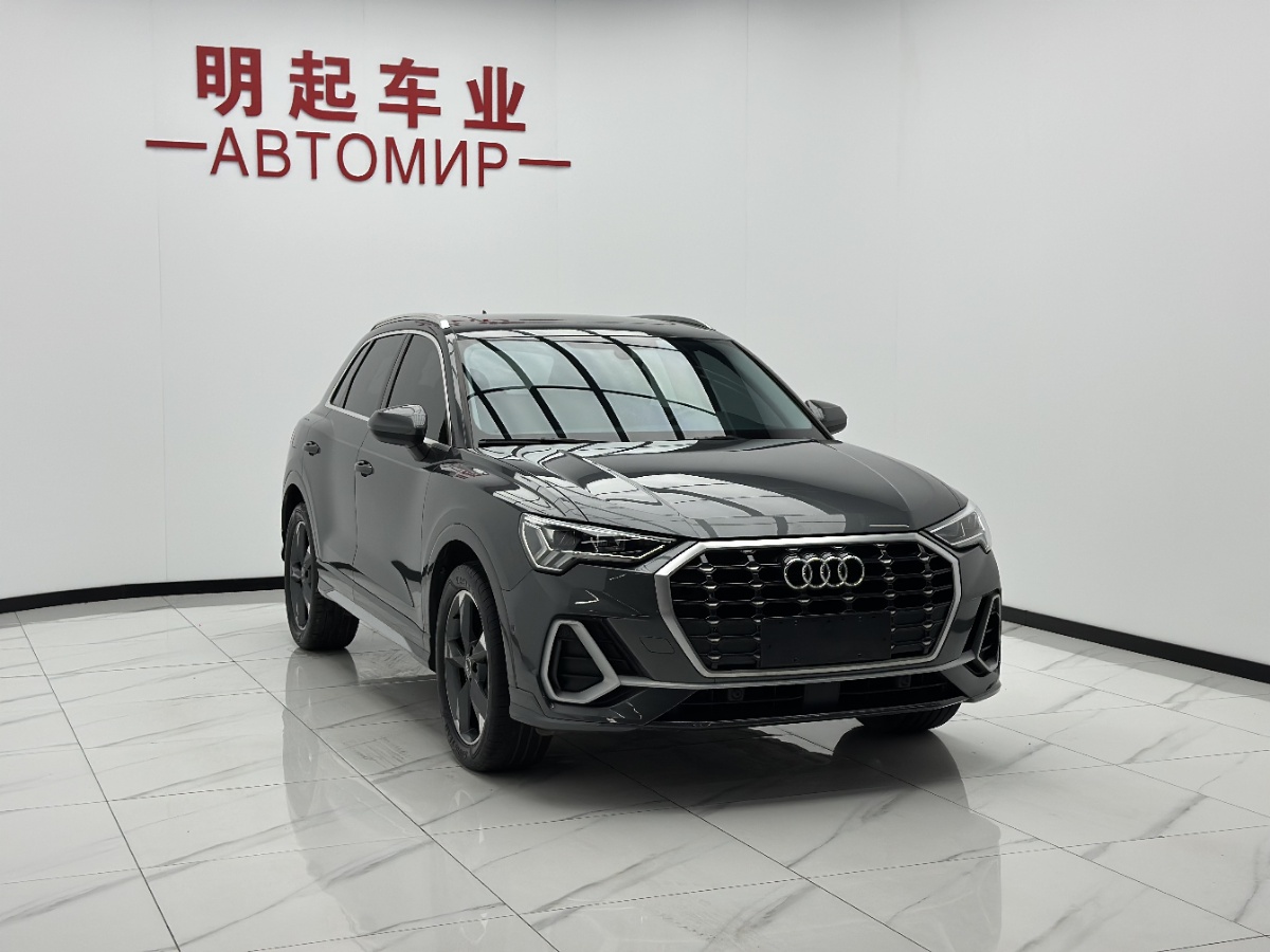 Audi Q3 2022 car image #3