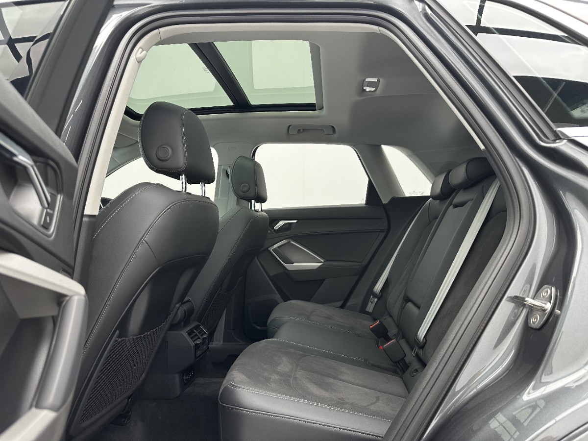 Audi Q3 2022 car image #6