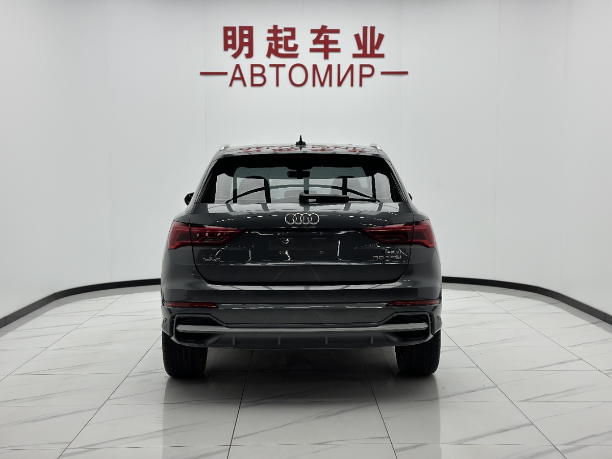 Audi Q3 2022 car image #10