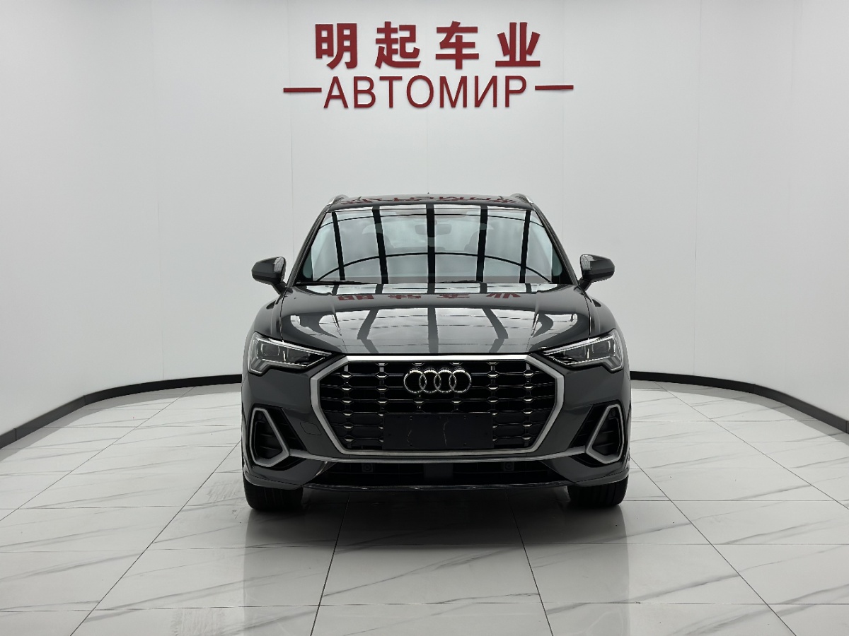 Audi Q3 2022 car image #2