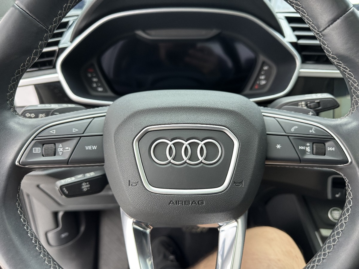 Audi Q3 2022 car image #13