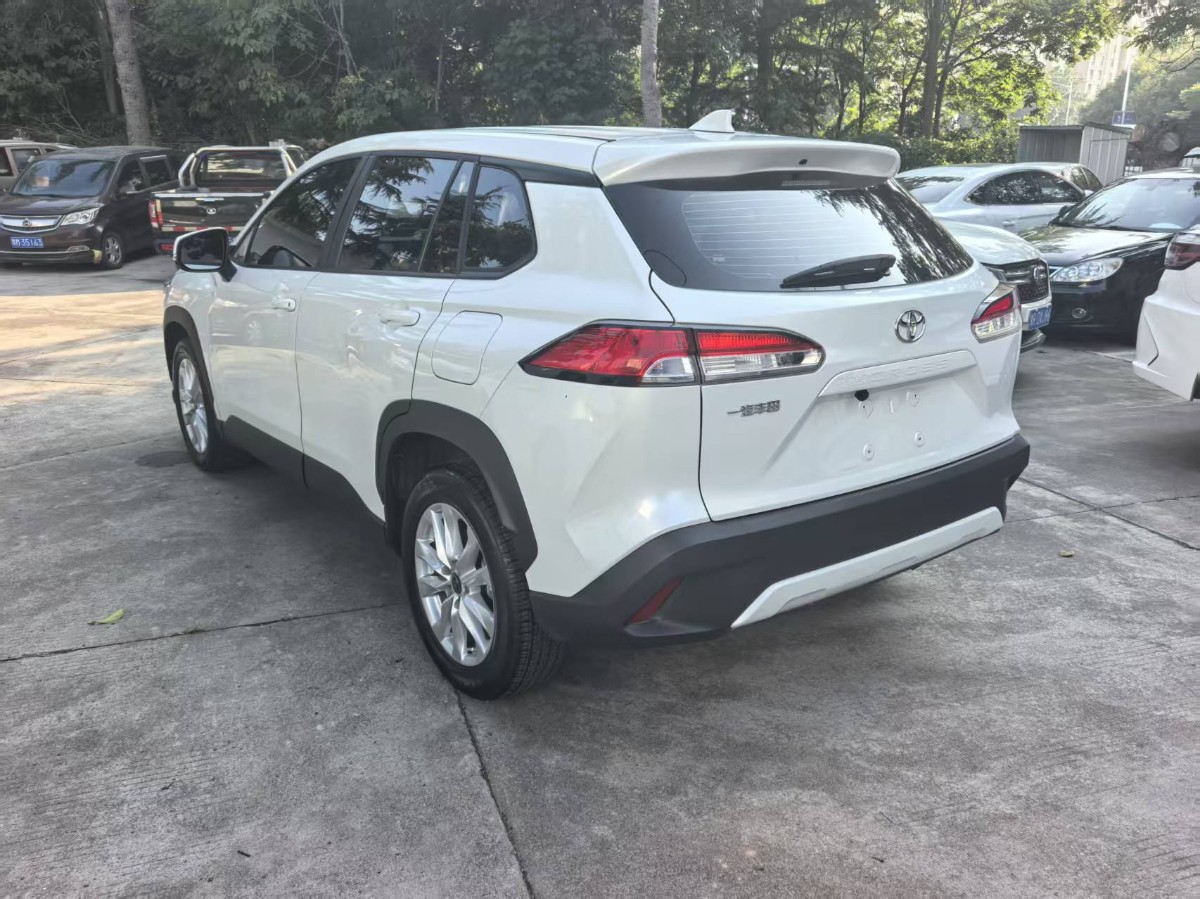 Toyota Corolla Cross 2023 immagine di auto #2