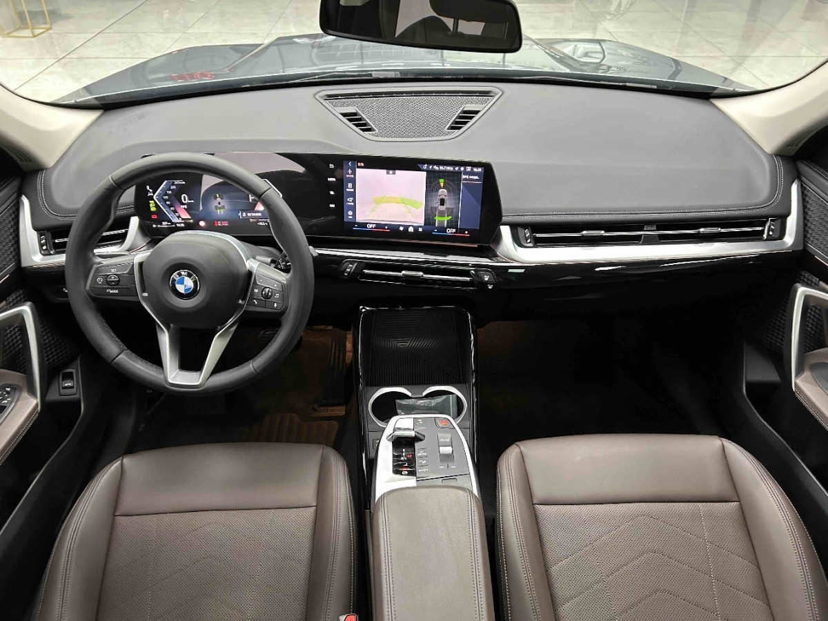 BMW X1 2023 car image #2