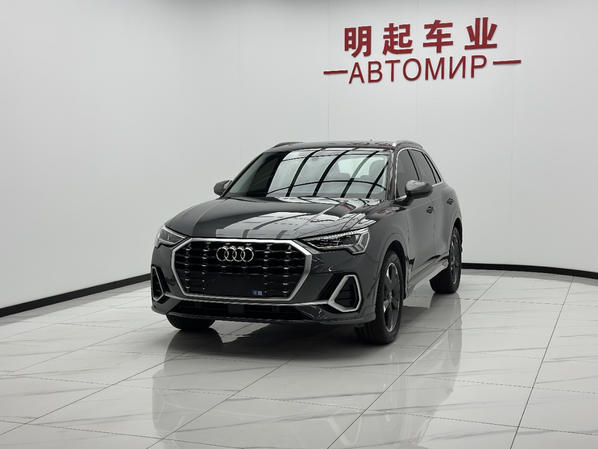 Audi Q3 2023 car image #4