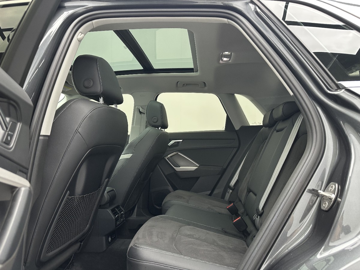 Audi Q3 2023 car image #6