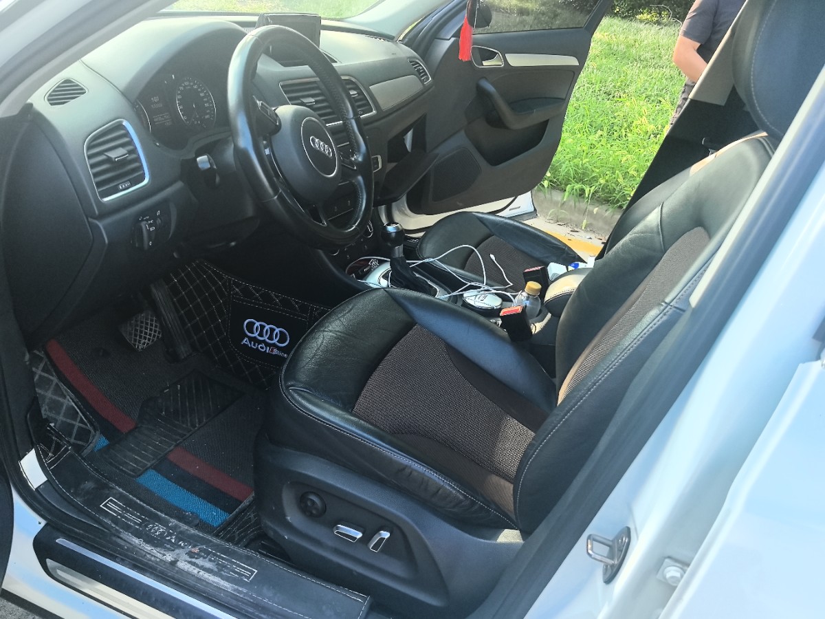 Audi Q3 2016 car image #3