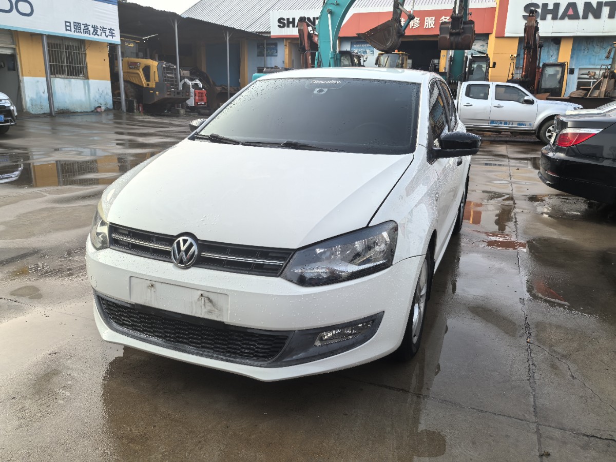 Volkswagen Polo 2014 Volkswagen Polo 2014 car image