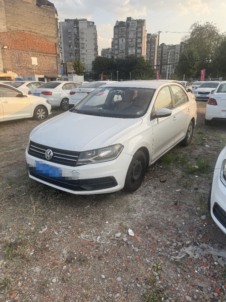 Volkswagen Santana 2018 car image #2