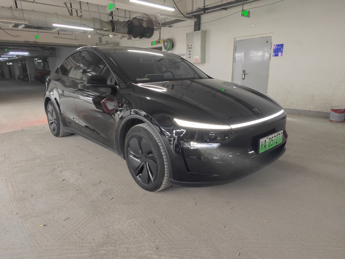 Tesla Model Y 2025 #3 Tesla Model Y 2025 immagine di auto #3