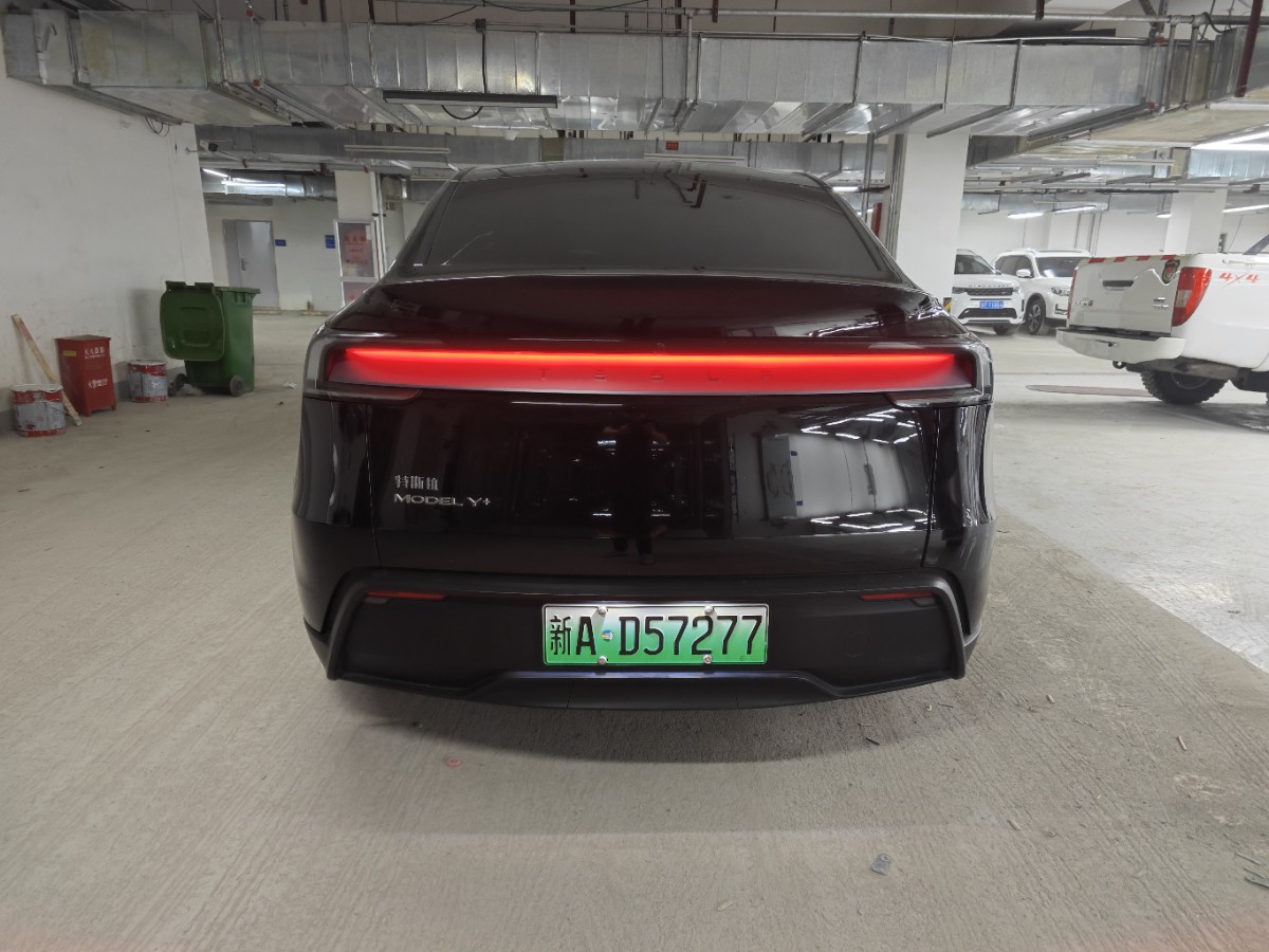 Tesla Model Y 2025 #8 Tesla Model Y 2025 immagine di auto #8
