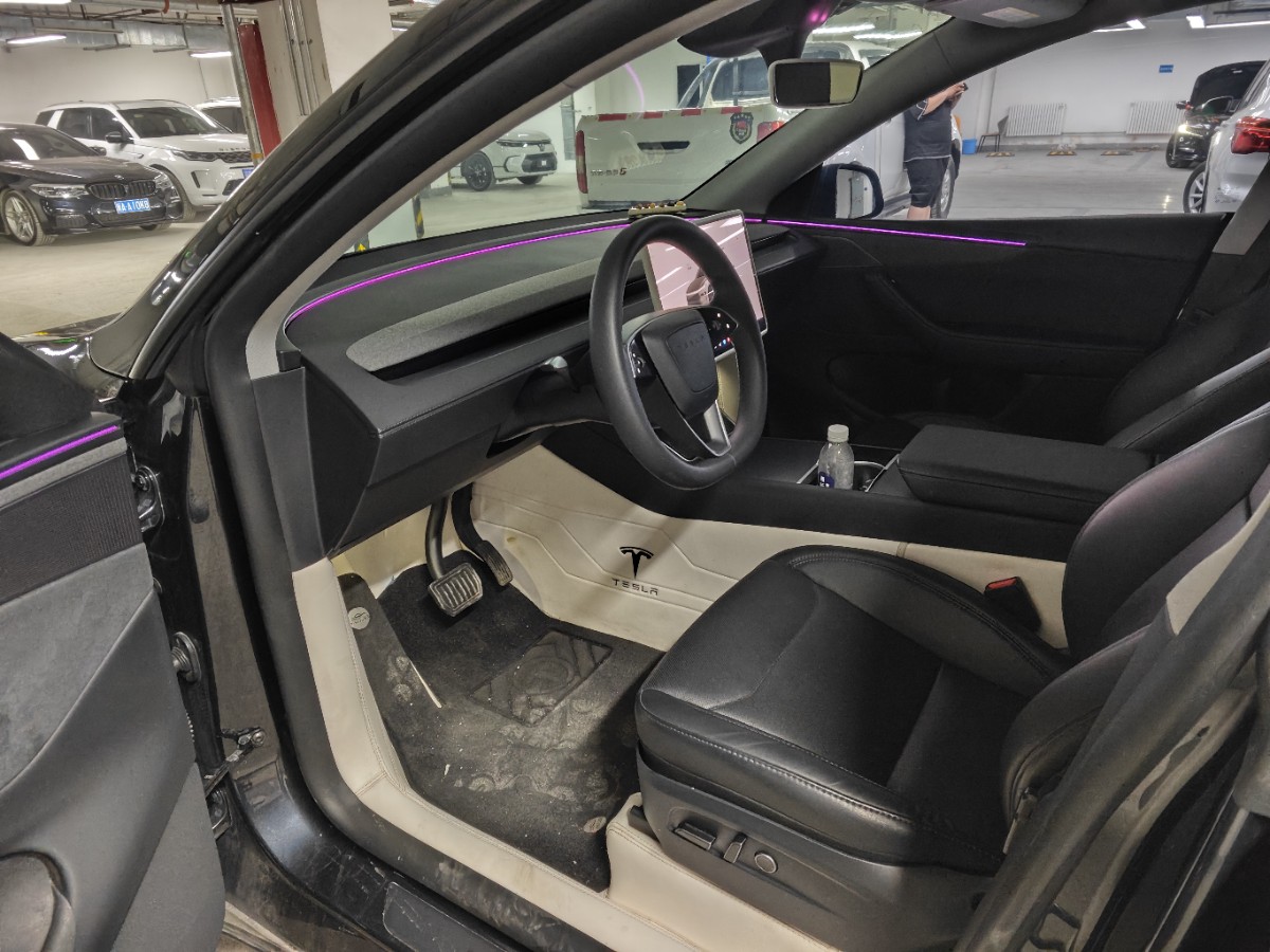 Tesla Model Y 2025 #6 Tesla Model Y 2025 immagine di auto #6