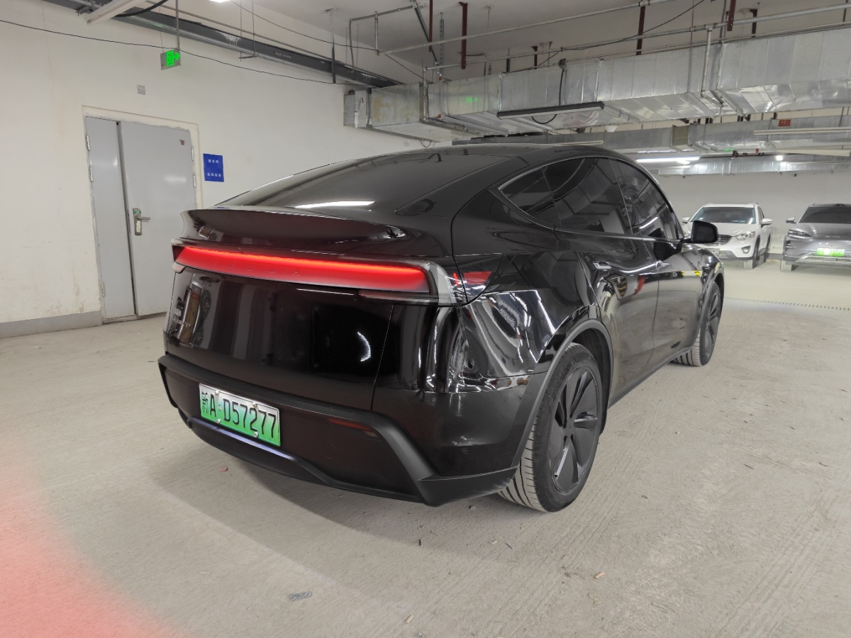 Tesla Model Y 2025 #9 Tesla Model Y 2025 immagine di auto #9