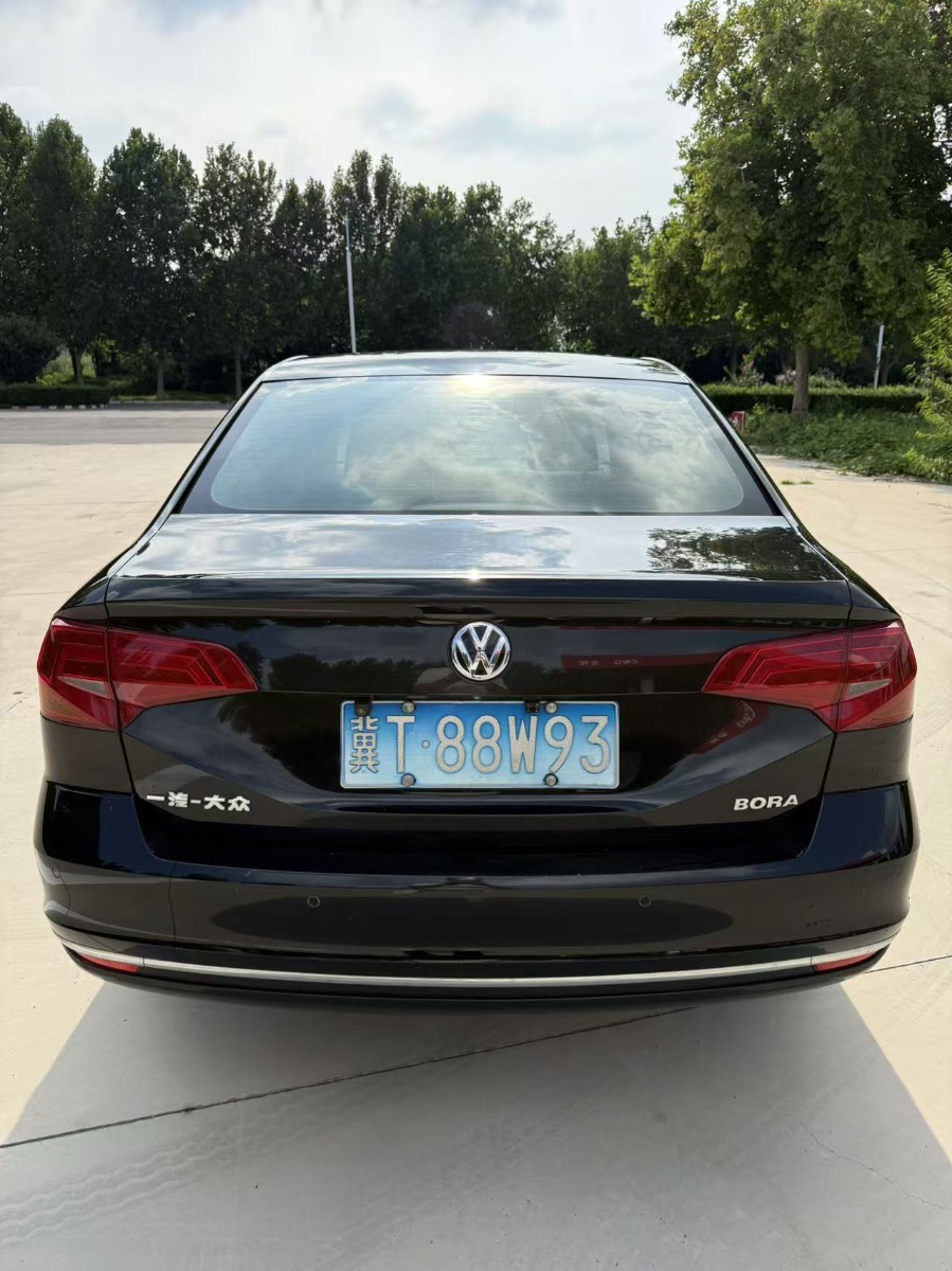 Volkswagen Bora 2016 car image #8