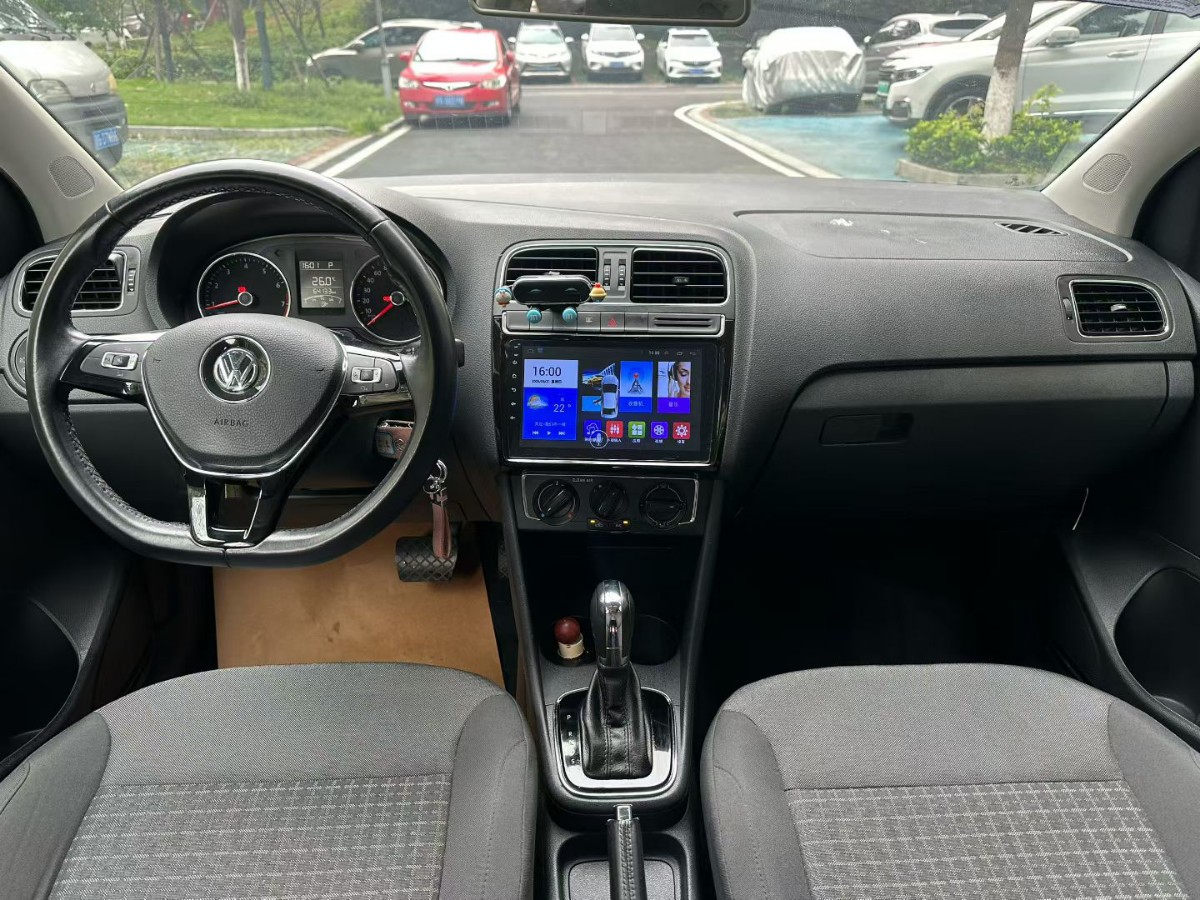 Volkswagen Polo 2018 car image #4