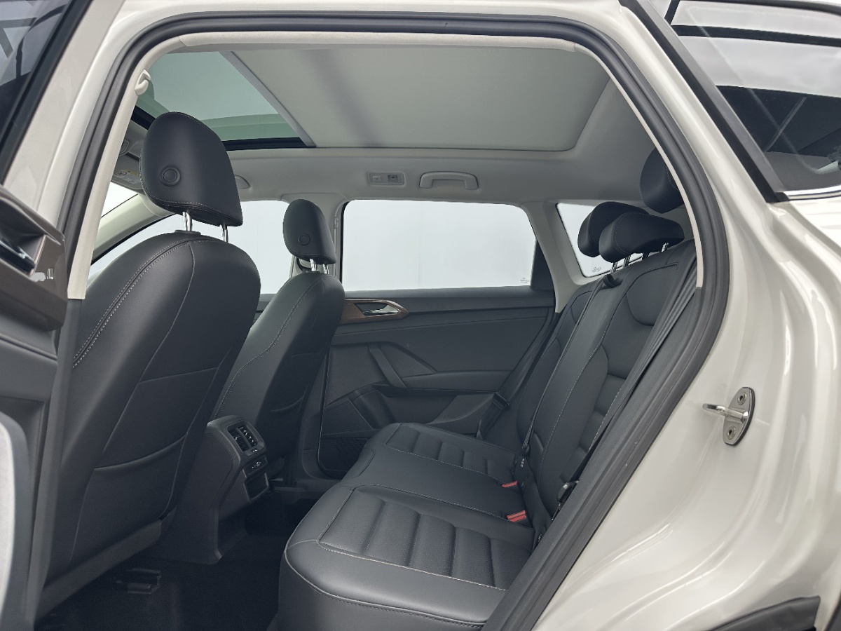 Volkswagen Tharu 2022 car image #6