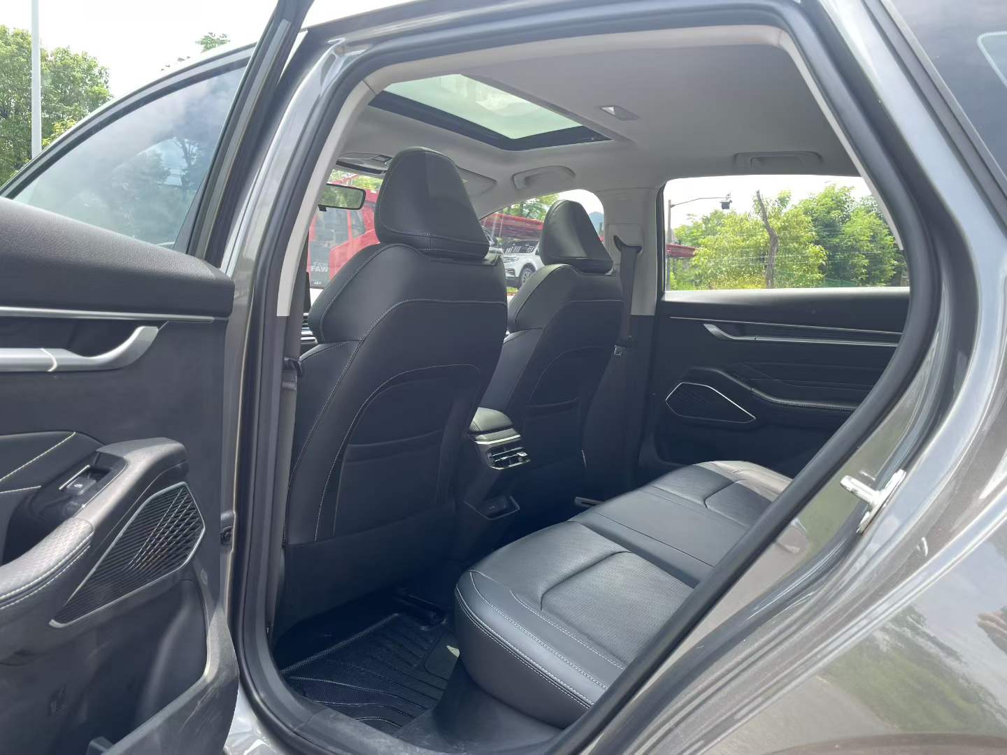 GEELY Emgrand 2022 #4 GEELY Emgrand 2022 car image #4