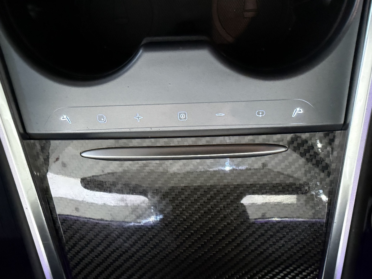 Tesla Model Y 2021 car image #11