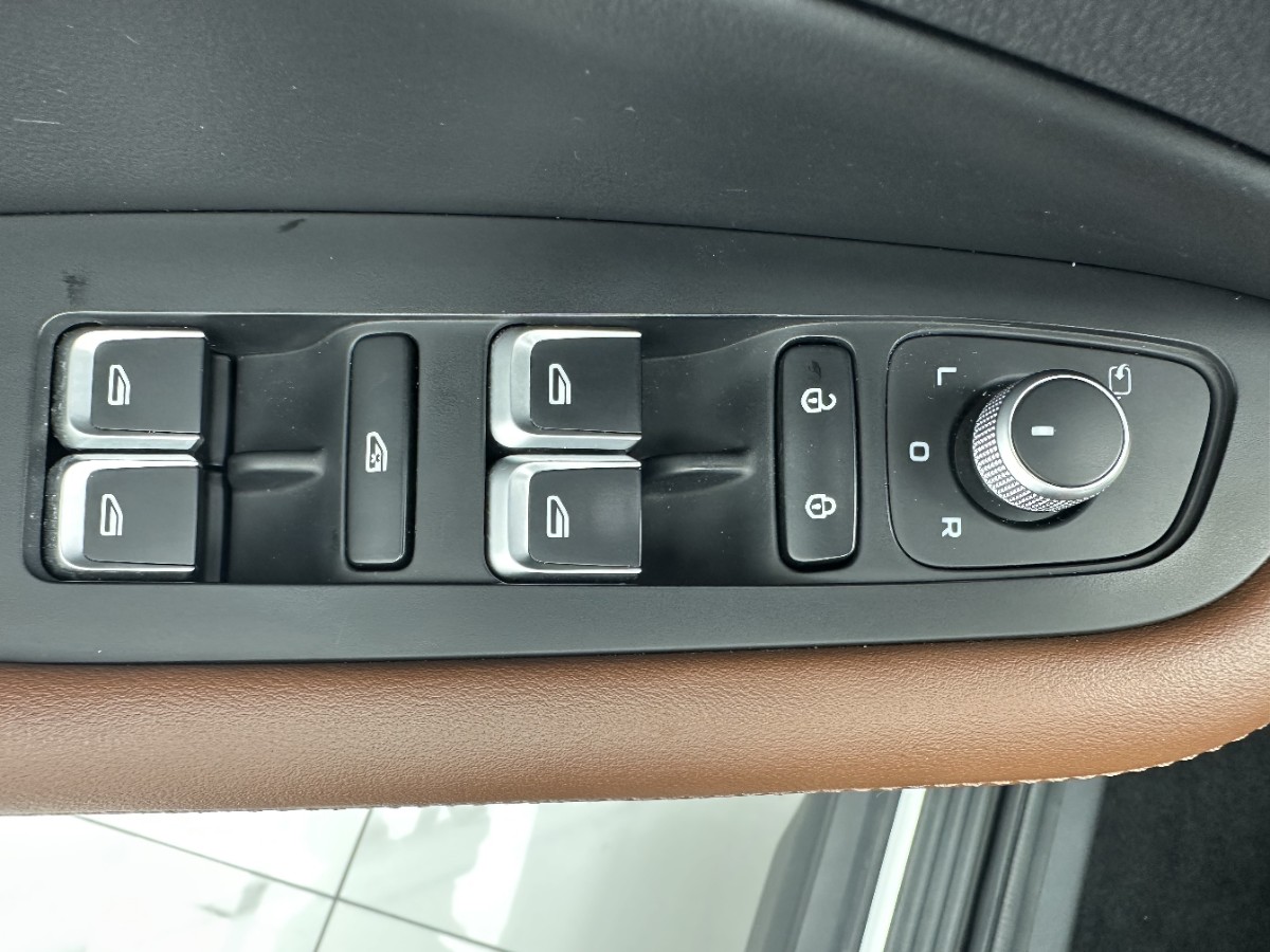 GEELY Vision X6 2023 #12 GEELY Vision X6 2023 car image #12