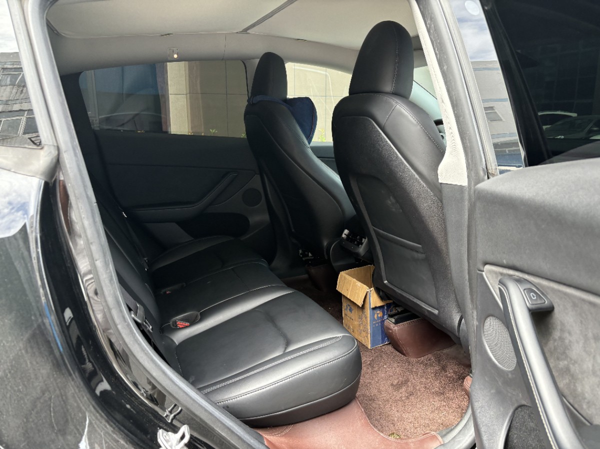 Tesla Model Y 2023 car image #7