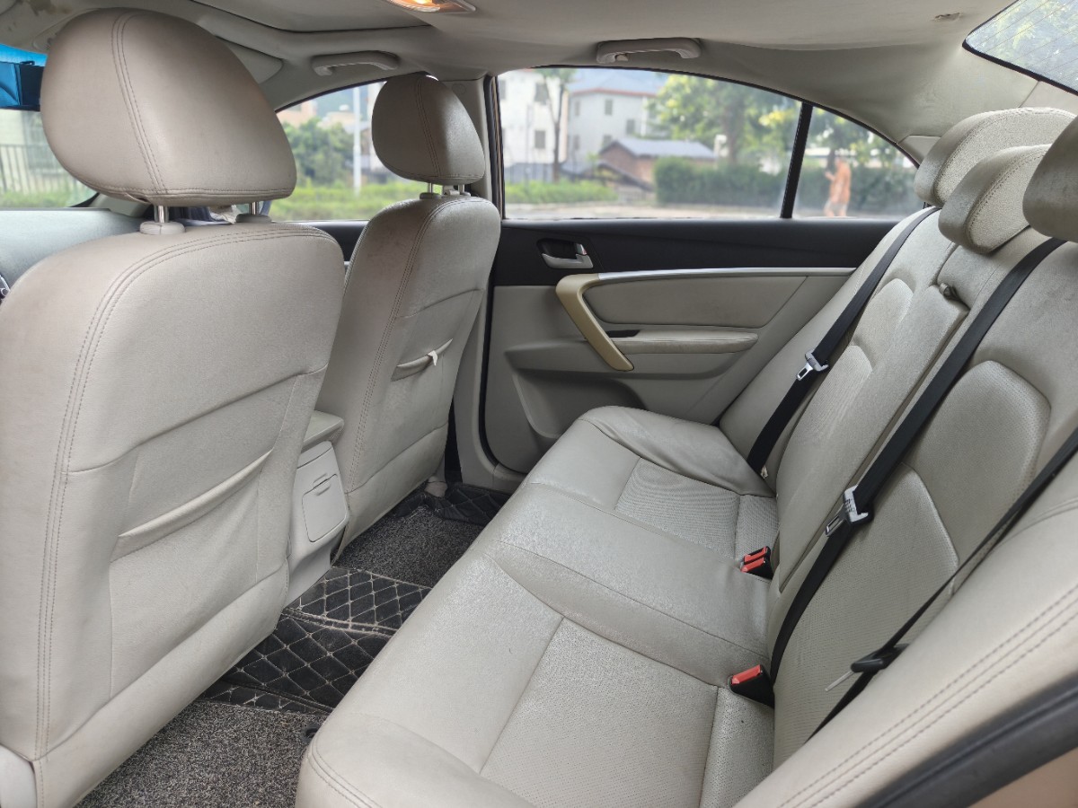 GEELY Emgrand 2015 car image #7