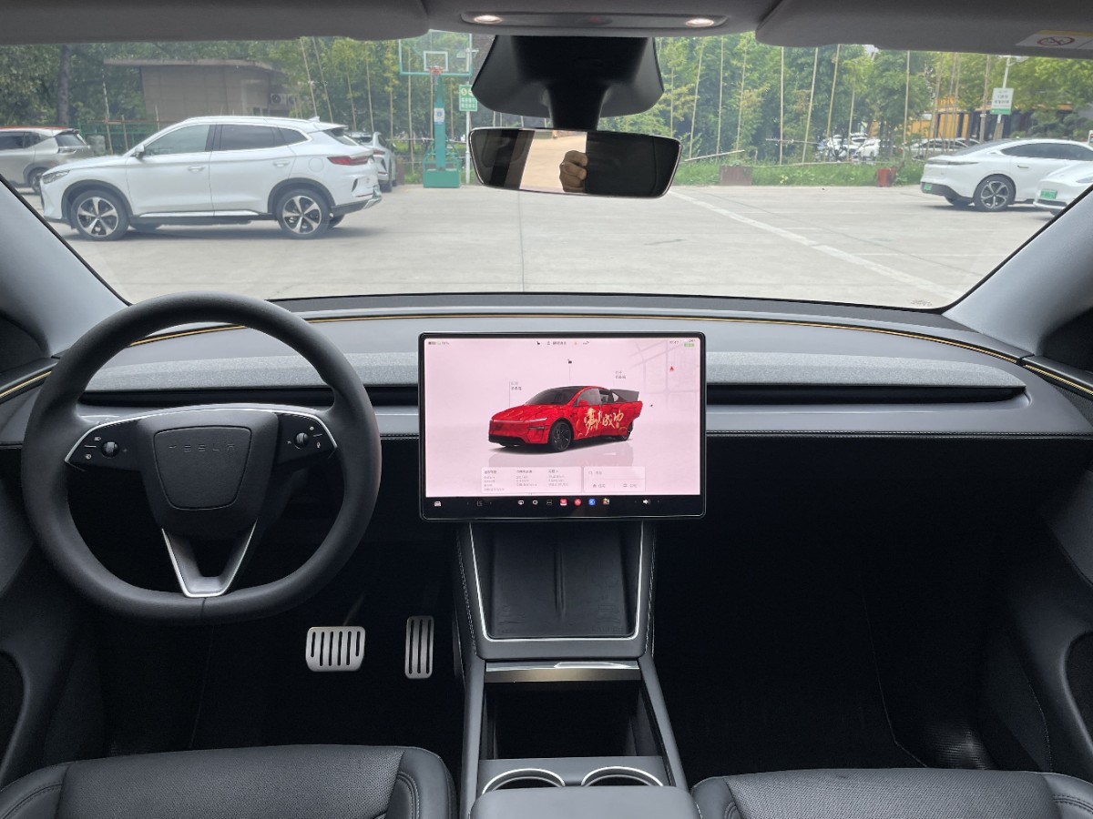 Tesla Model Y 2025 #7 Tesla Model Y 2025 car image #7