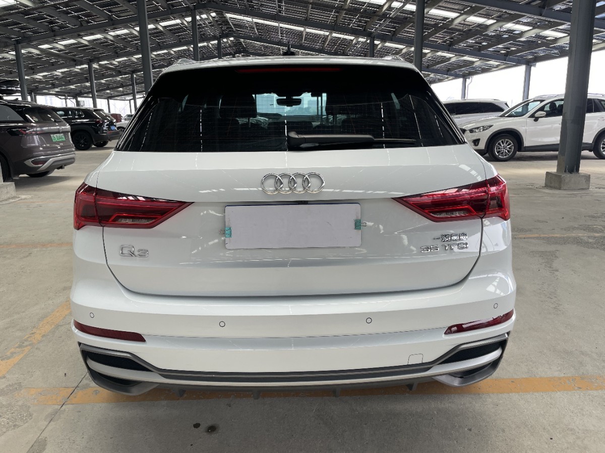 Audi Q3 2022 car image #6