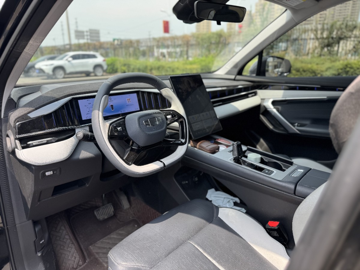 GEELY Boyue L 2025 car image #3