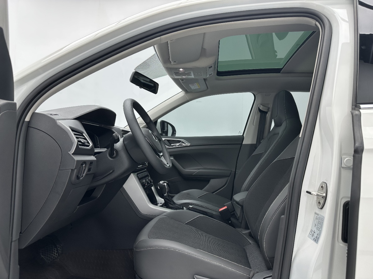 Volkswagen T-Cross 2022 #5 Volkswagen T-Cross 2022 car image #5