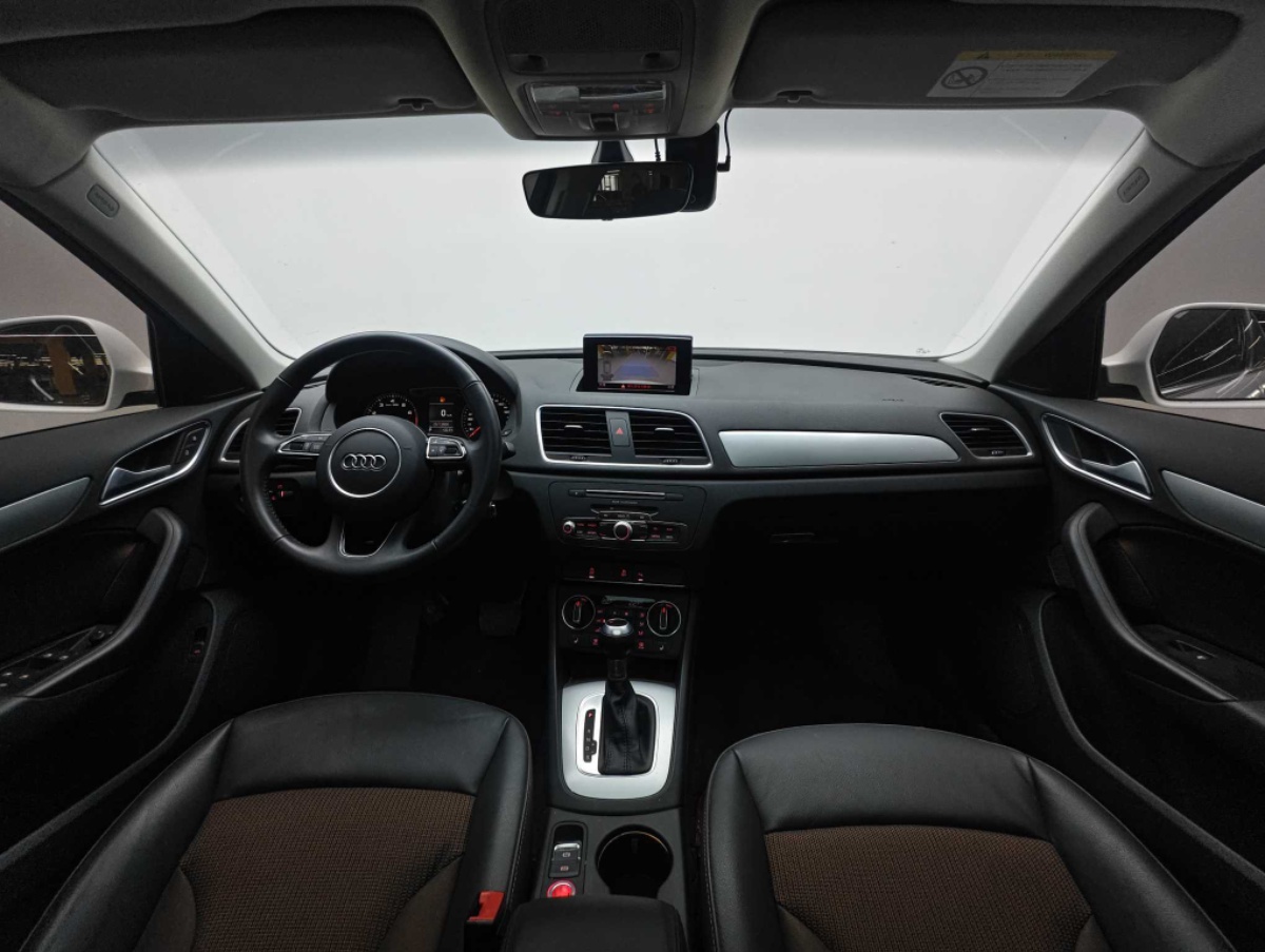 Audi Q3 2018 car image #7
