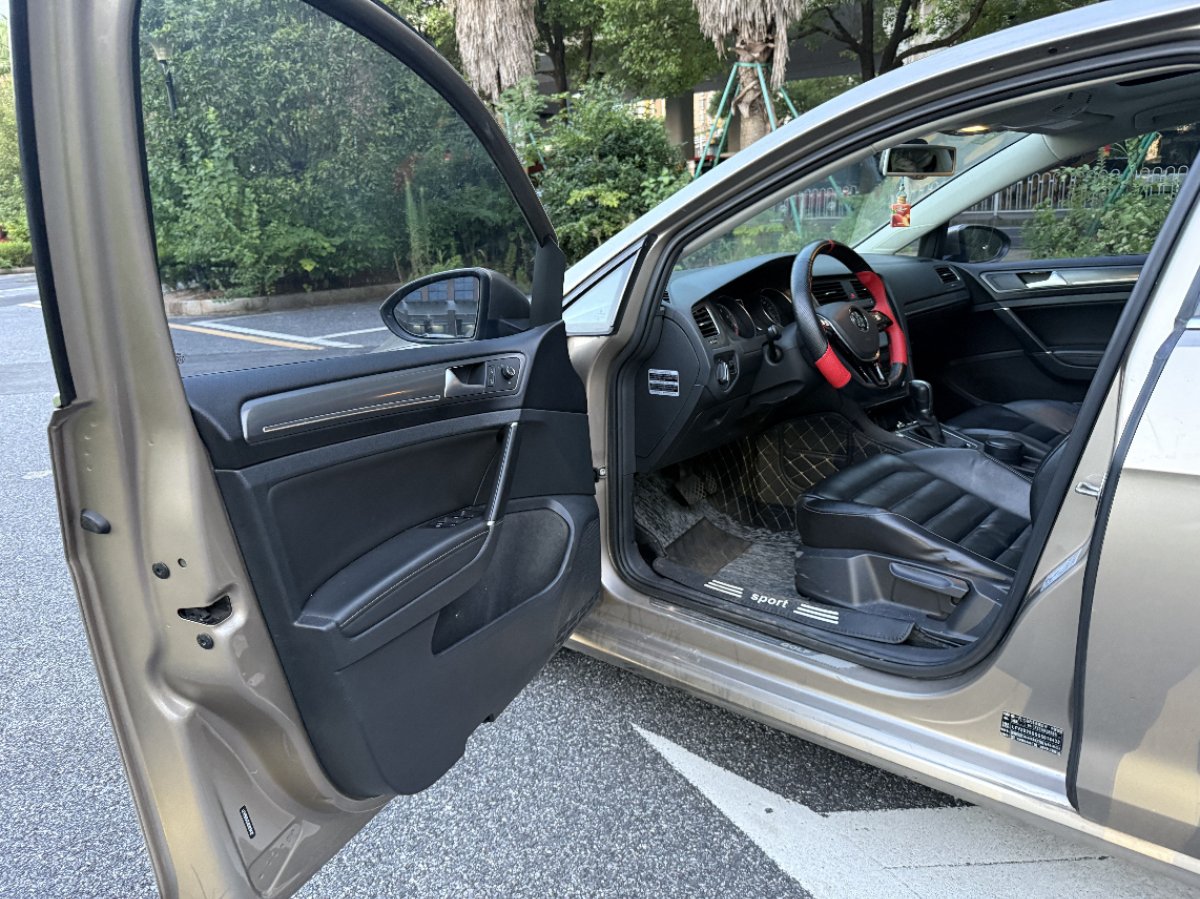 Volkswagen Golf 2016 car image #4