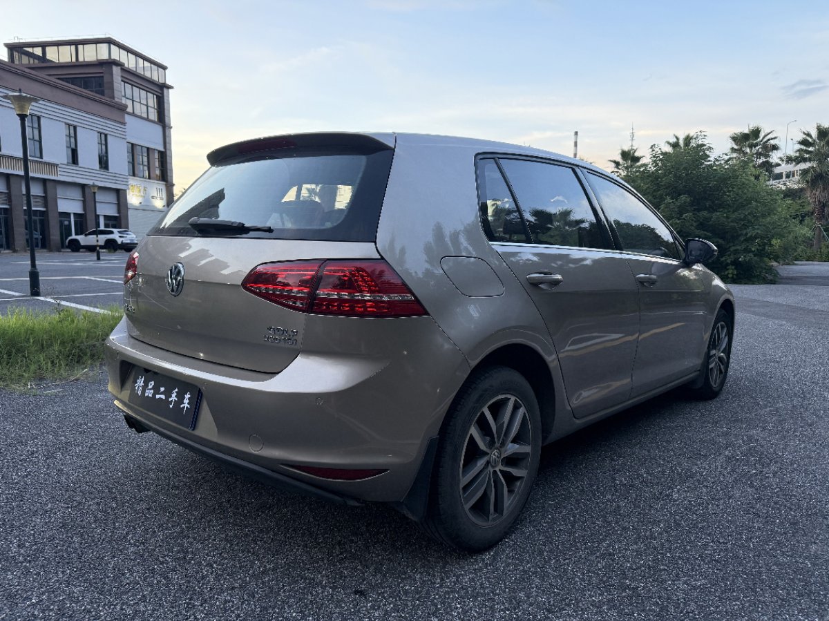 Volkswagen Golf 2016 car image #9