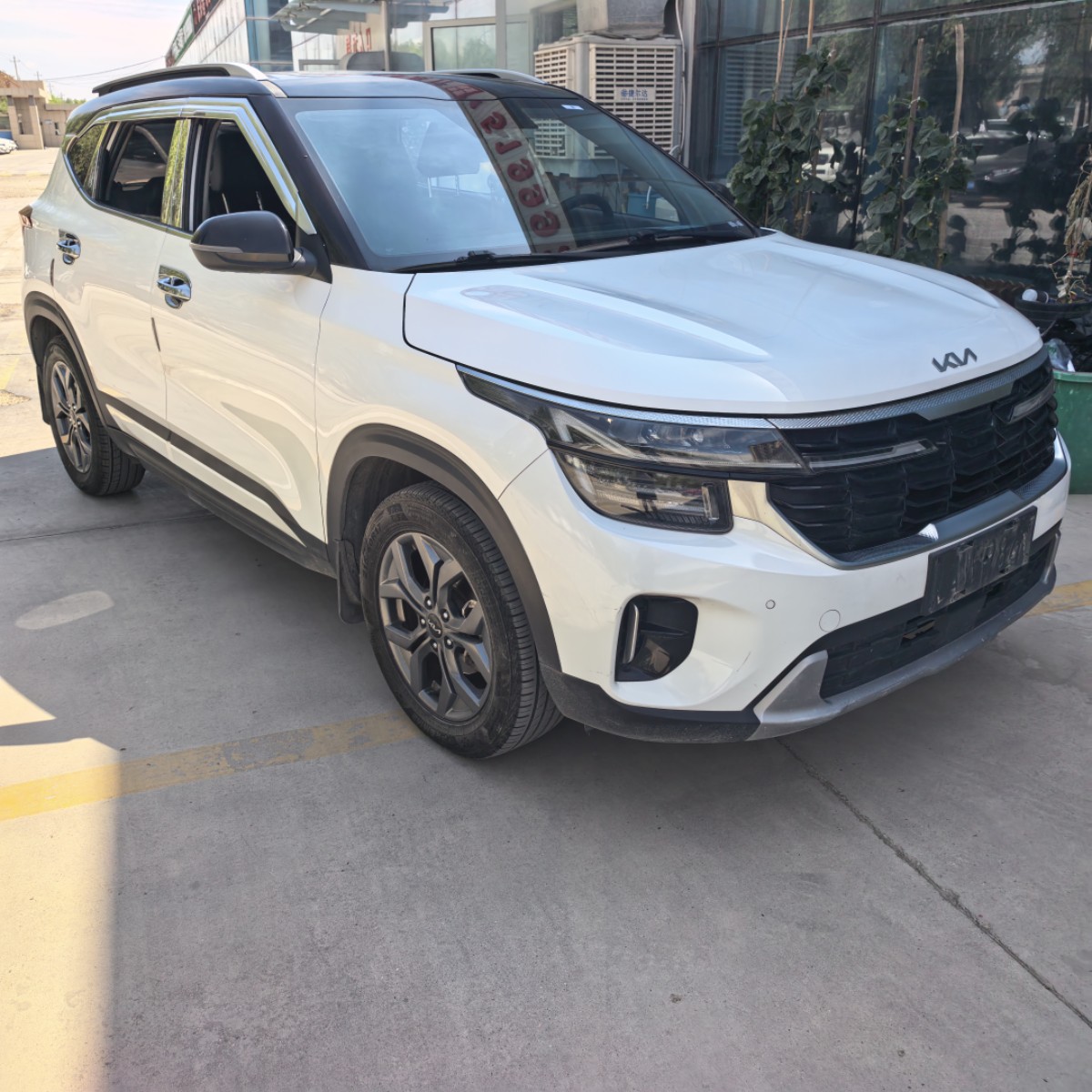 Kia Seltos 2023 car image #3