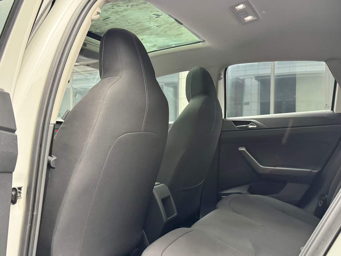 Volkswagen Polo 2021 car image #9