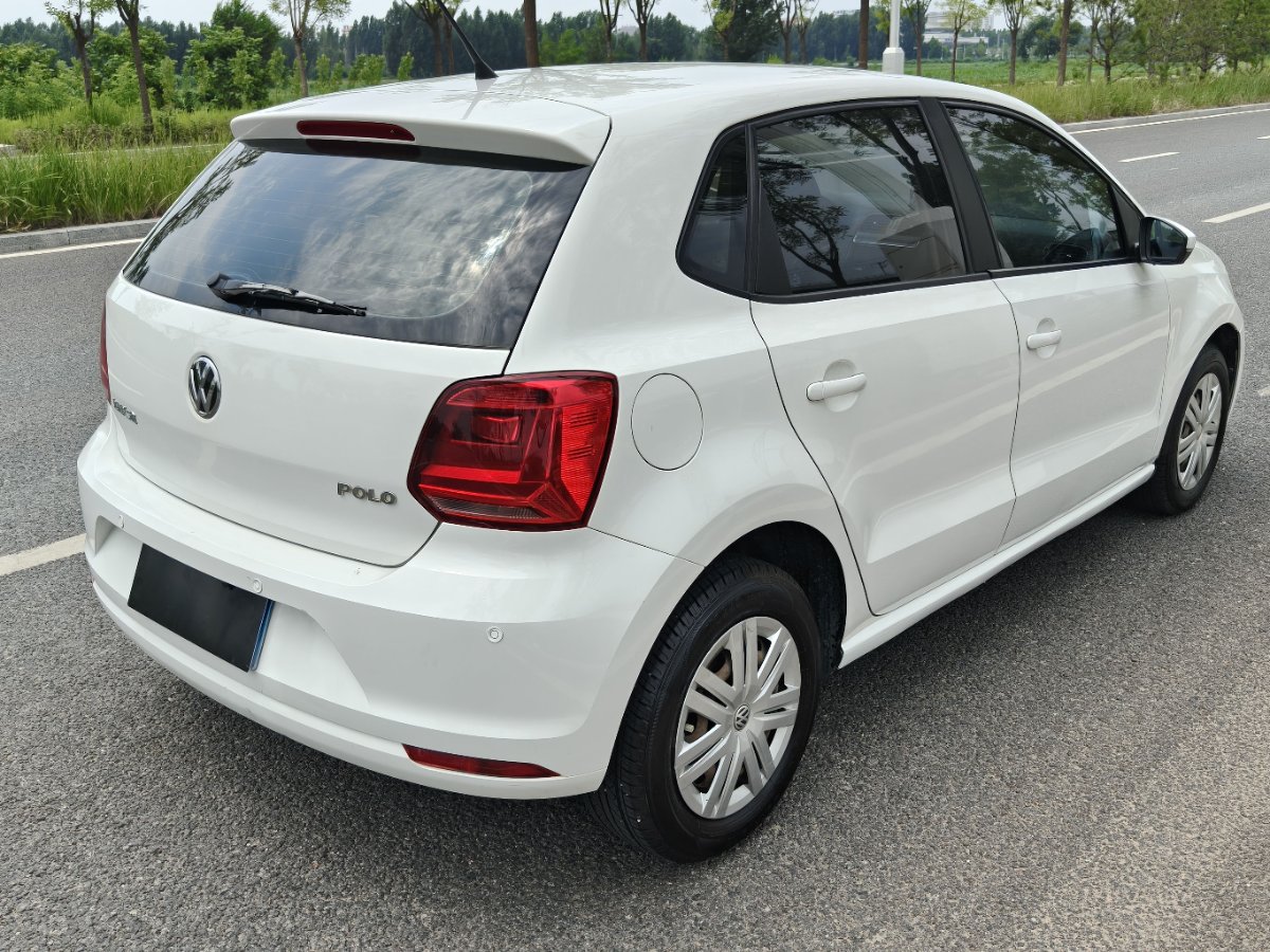 Volkswagen Polo 2017 car image #4