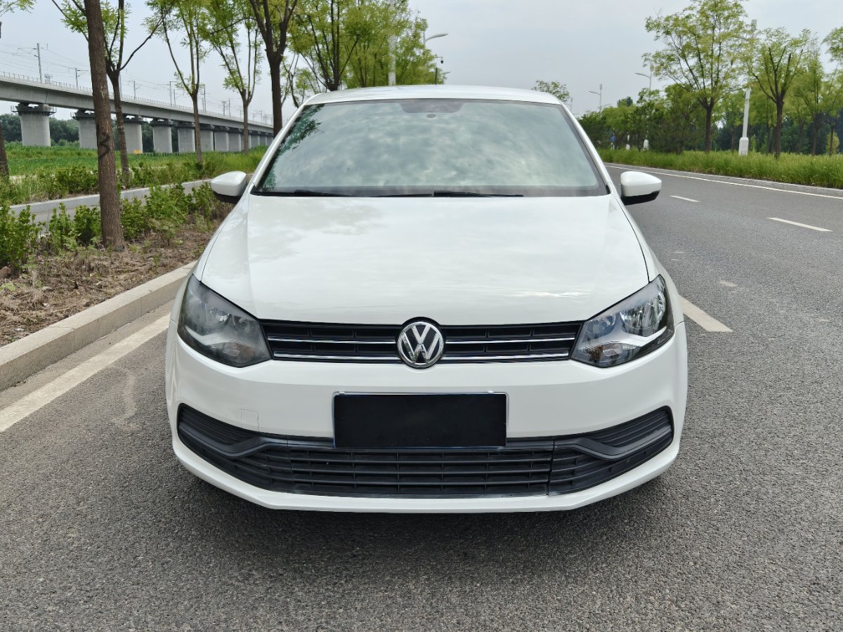 Volkswagen Polo 2017 car image #2